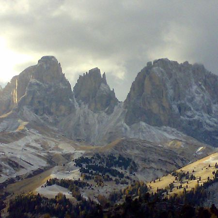 Hotel Col Di Lana กานาเซย์ ภายนอก รูปภาพ