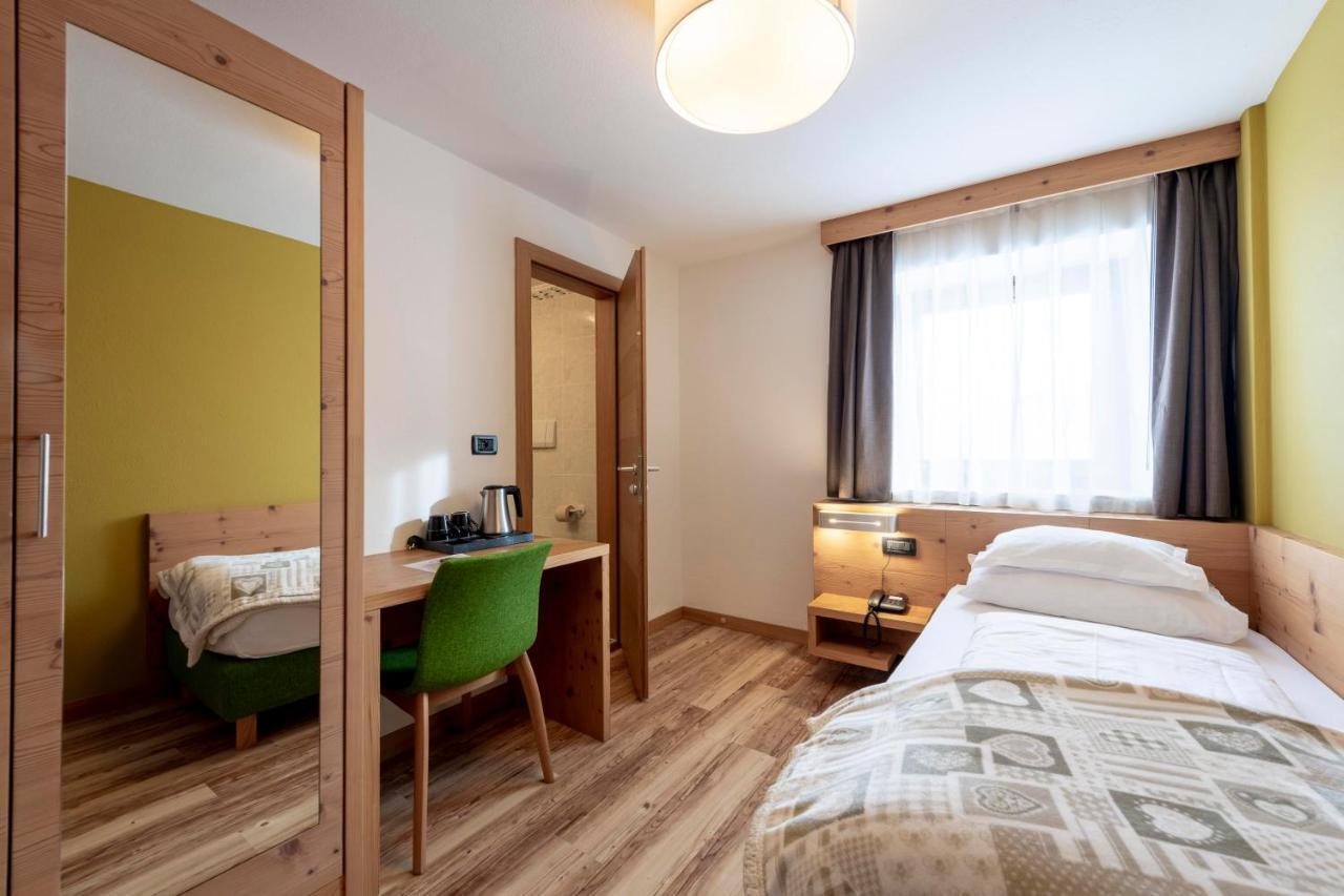 Hotel Col Di Lana กานาเซย์ ภายนอก รูปภาพ