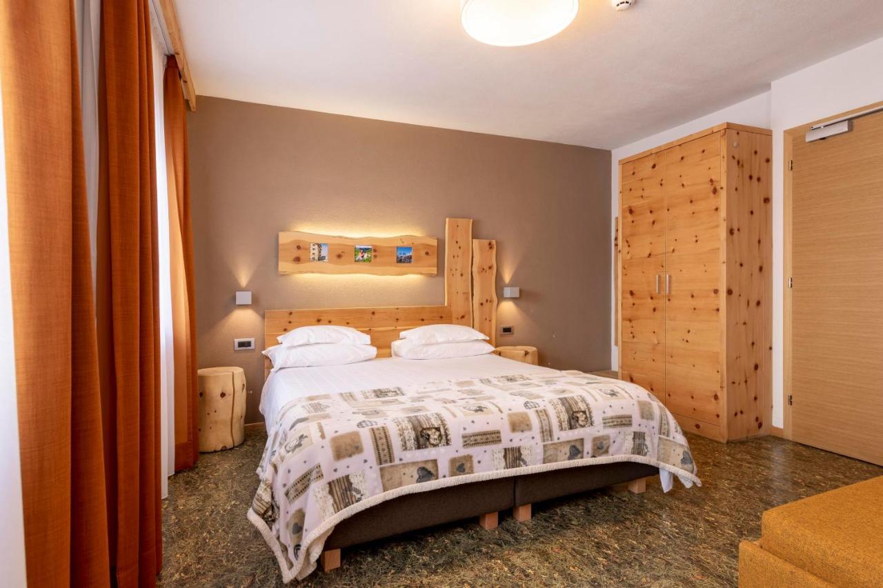 Hotel Col Di Lana กานาเซย์ ภายนอก รูปภาพ