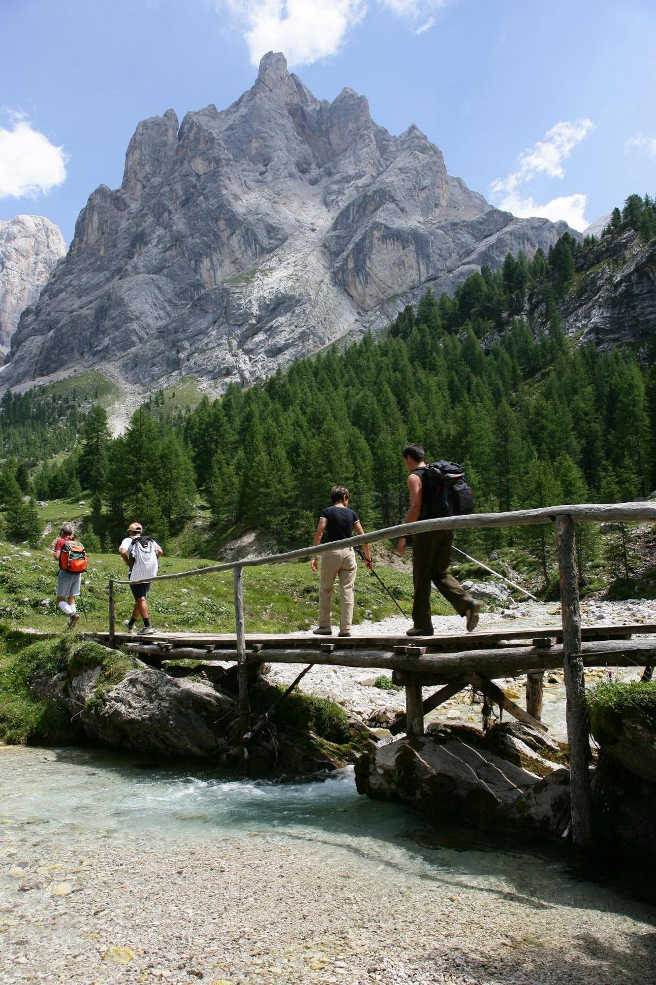 Hotel Col Di Lana กานาเซย์ ภายนอก รูปภาพ