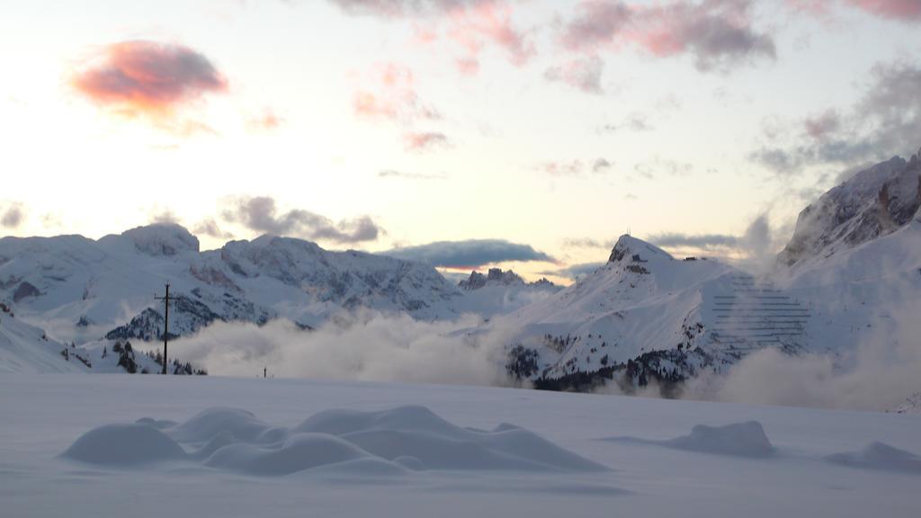 Hotel Col Di Lana กานาเซย์ ภายนอก รูปภาพ