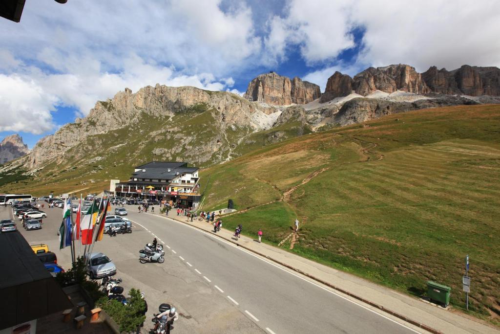 Hotel Col Di Lana กานาเซย์ ภายนอก รูปภาพ