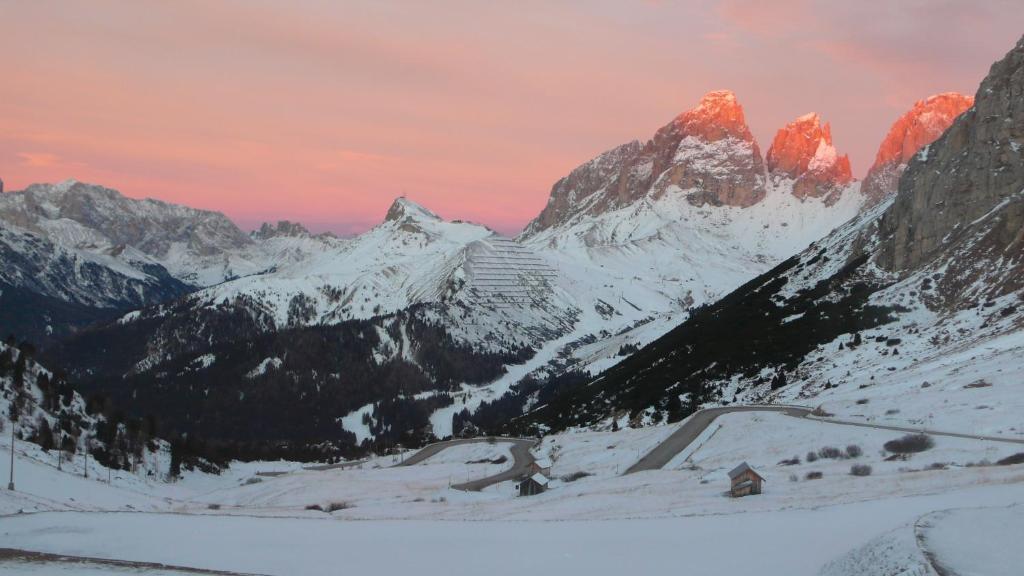 Hotel Col Di Lana กานาเซย์ ภายนอก รูปภาพ